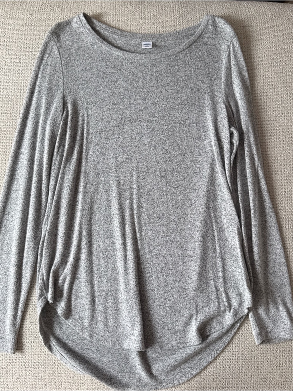 Lightweight Gray Heather Long-Sleeve Top